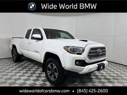 Used 2017 Toyota Tacoma TRD Sport w/ Tow Package (A/T)
