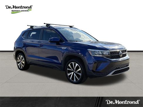 Used 2022 Volkswagen Taos SE image 1