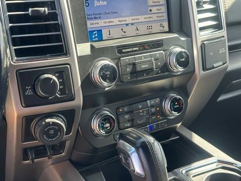 Used 2019 Ford F150 Platinum w/ Equipment Group 701A Luxury AWD/4WD image 11