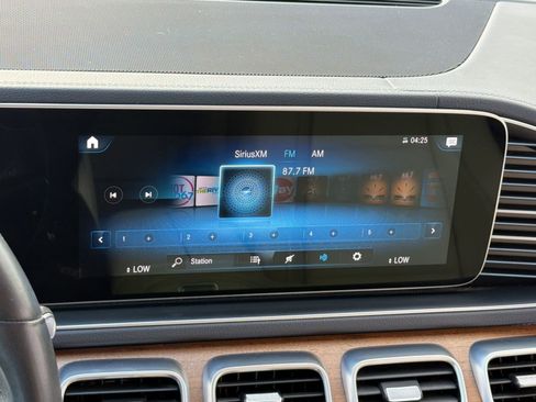 Used 2022 Mercedes-Benz GLS 450 4MATIC image 24
