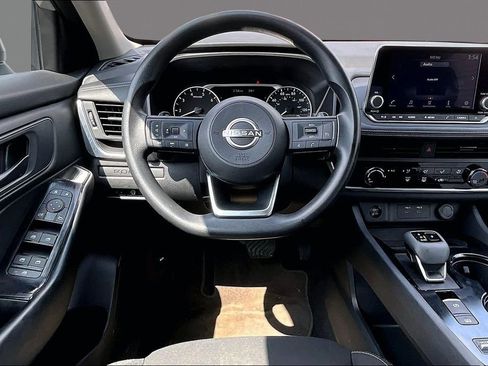 Used 2024 Nissan Rogue S FWD image 5