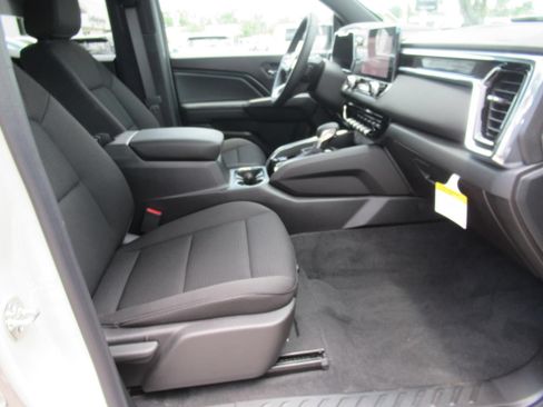 New 2026 GMC Canyon Elevation w/ Convenience Package RWD image 10