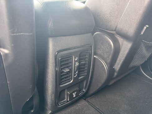 Used 2020 Jeep Grand Cherokee Altitude image 18