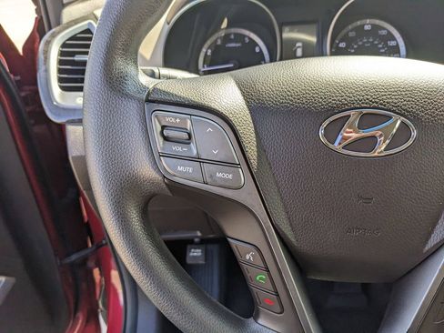 Used 2018 Hyundai Santa Fe SE image 30