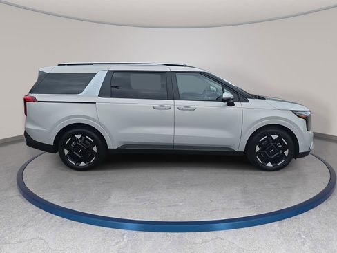 New 2026 Kia Carnival EX FWD image 4