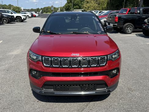 Used 2024 Jeep Compass Limited AWD/4WD image 2