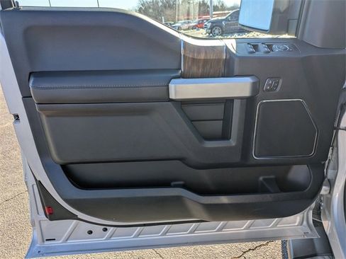 Used 2019 Ford F150 Lariat w/ Equipment Group 502A Luxury image 12