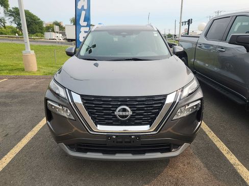 Used 2023 Nissan Rogue SV w/ SV Premium B Package AWD/4WD image 2