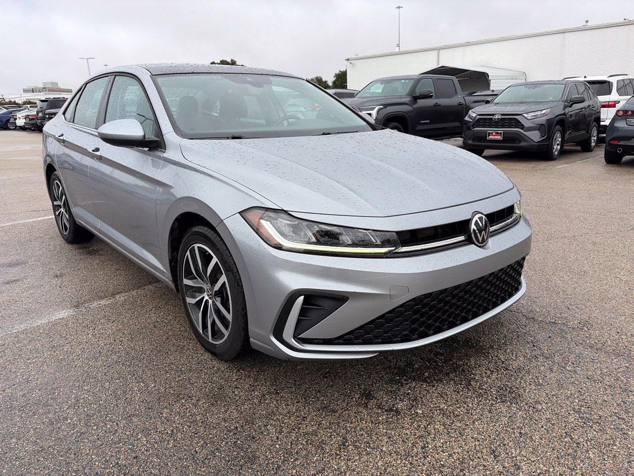 Used 2025 Volkswagen Jetta SE FWD image 1