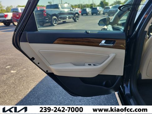 Used 2016 Hyundai Sonata Limited w/ Option Group 04 FWD image 14