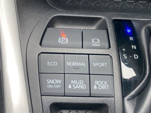 Used 2022 Toyota RAV4 XLE image 20