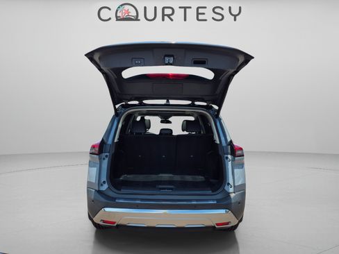 Used 2021 Nissan Rogue Platinum FWD image 11