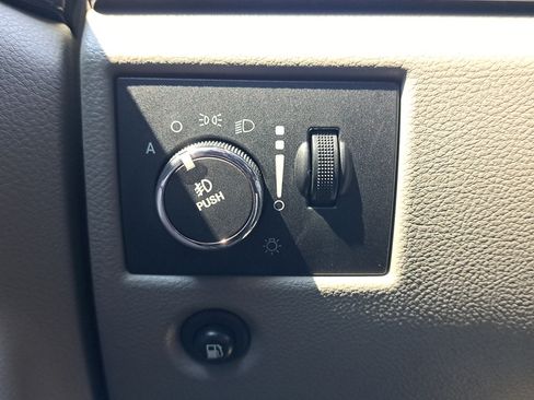 Used 2013 Jeep Grand Cherokee Altitude AWD/4WD image 14