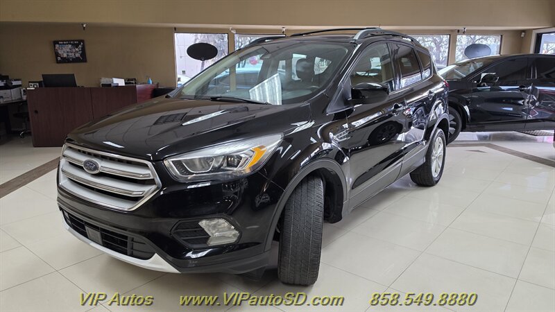 Used 2019 Ford Escape SEL FWD image 2