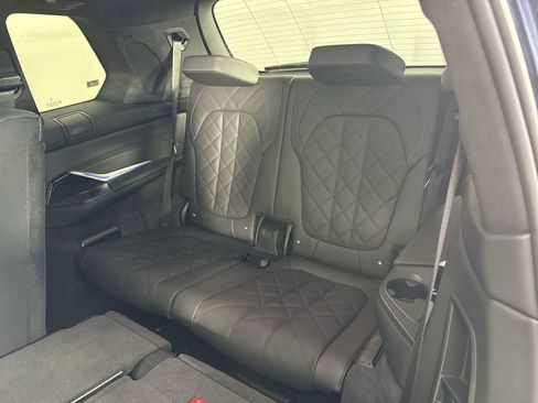 Used 2026 BMW X7 xDrive40i image 23