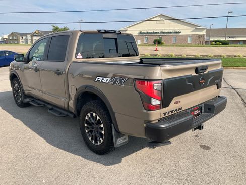 Used 2021 Nissan Titan PRO-4X w/ Pro-4x Convenience Package AWD/4WD image 5