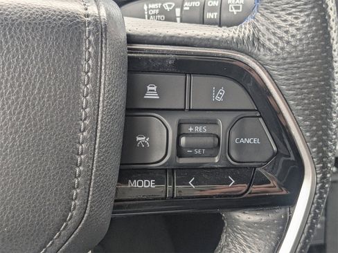 Used 2024 Toyota Sequoia Platinum image 29