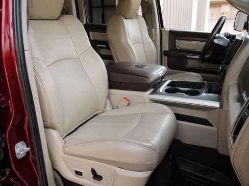 Used 2018 RAM 3500 Laramie image 41