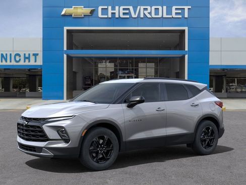 New 2025 Chevrolet Blazer LT w/ Convenience Package image 2