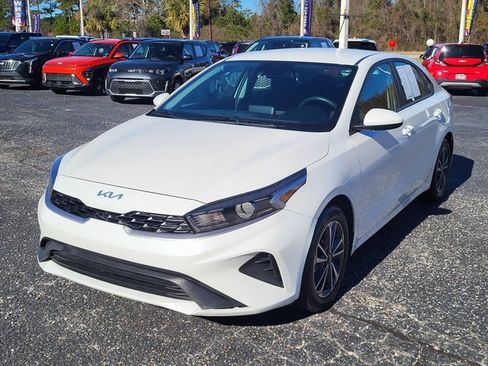 Used 2023 Kia Forte LXS image 6