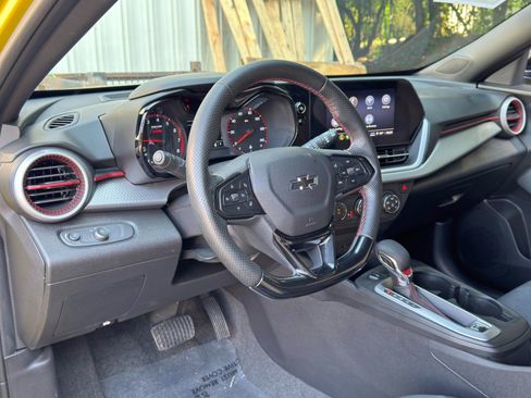 Used 2025 Chevrolet Trax RS w/ Driver Confidence Package FWD image 12