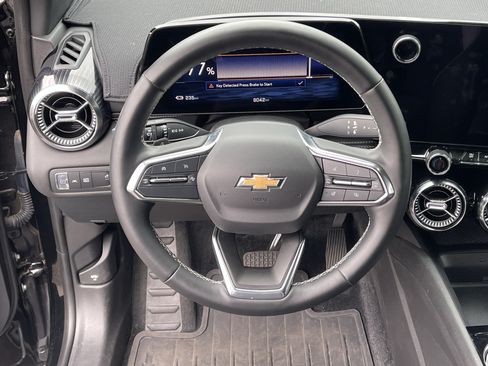 Used 2024 Chevrolet Blazer EV LT AWD/4WD image 13