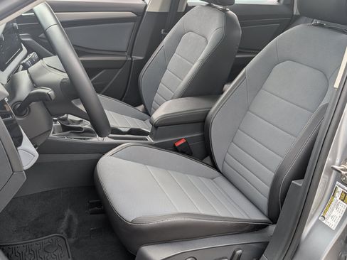 Used 2025 Volkswagen Jetta SE w/ Sunroof Package FWD image 52