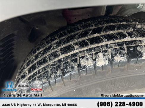 Used 2023 Jeep Grand Cherokee L Laredo image 12