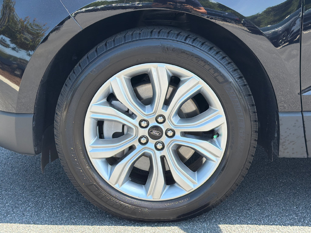 Used 2024 Ford Edge Titanium AWD/4WD image 13