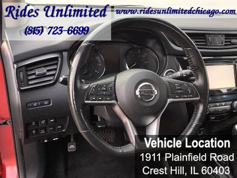 Used 2017 Nissan Rogue SV w/ SV Premium Package image 17