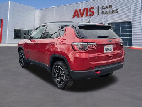 Used 2025 Jeep Compass Trailhawk AWD/4WD image 9