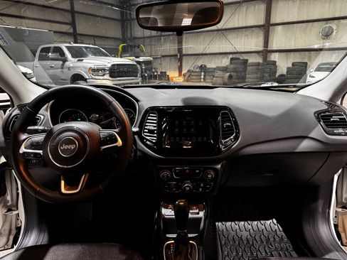 Used 2021 Jeep Compass Latitude image 29