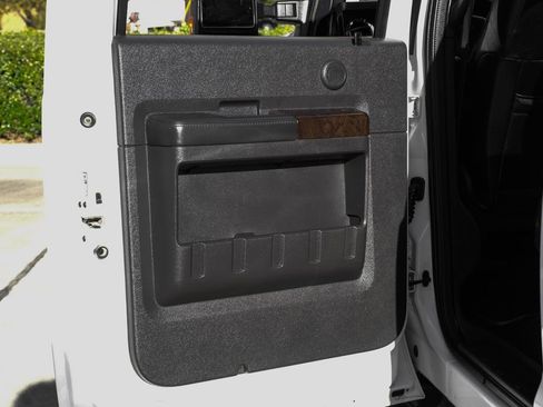 Used 2014 Ford F250 Platinum w/ FX4 Off-Road Package image 40