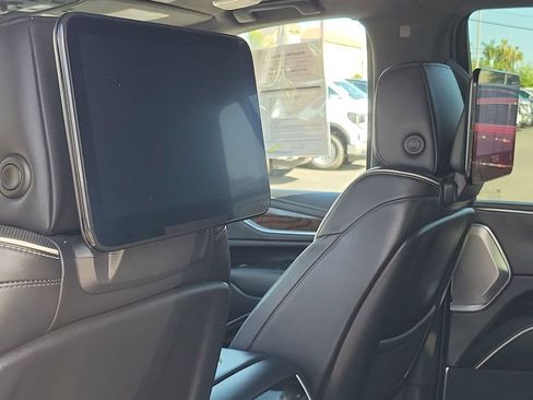 Certified 2021 Cadillac Escalade Premium Luxury Platinum image 34