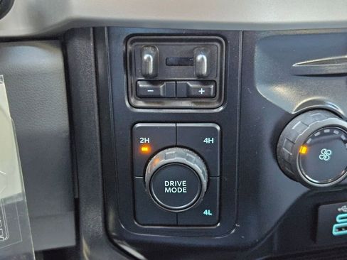 Used 2024 Ford F250 XL w/ XL Chrome Package image 28