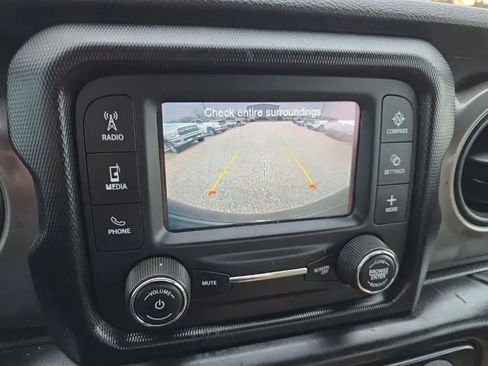 Used 2021 Jeep Wrangler Sport AWD/4WD image 22