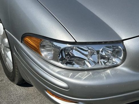 Used 2004 Buick Le Sabre Limited w/ Gran Touring Package FWD image 9