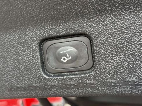 Used 2016 Ford Explorer XLT w/ Equipment Group 202A image 11