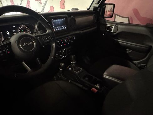 Used 2018 Jeep Wrangler Unlimited Sport S image 19