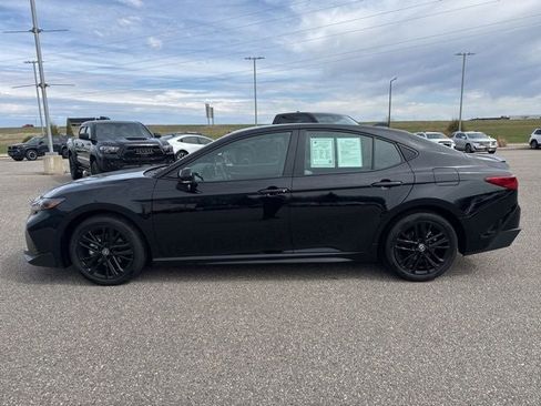 Used 2026 Toyota Camry SE w/ Convenience Package image 8