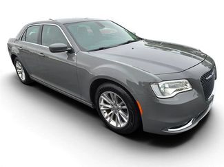 Used 2019 Chrysler 300 Touring w/ Driver Convenience Group RWD video 1