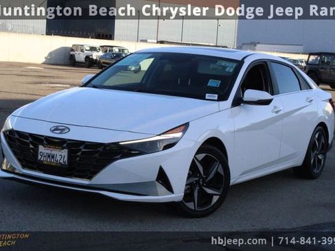 Used 2023 Hyundai Elantra Limited image 9