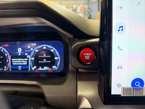 Used 2025 Toyota Tacoma TRD Off-Road image 24