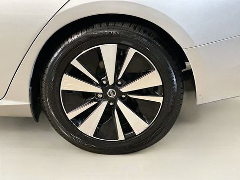 Used 2019 Nissan Altima 2.5 SV FWD image 7