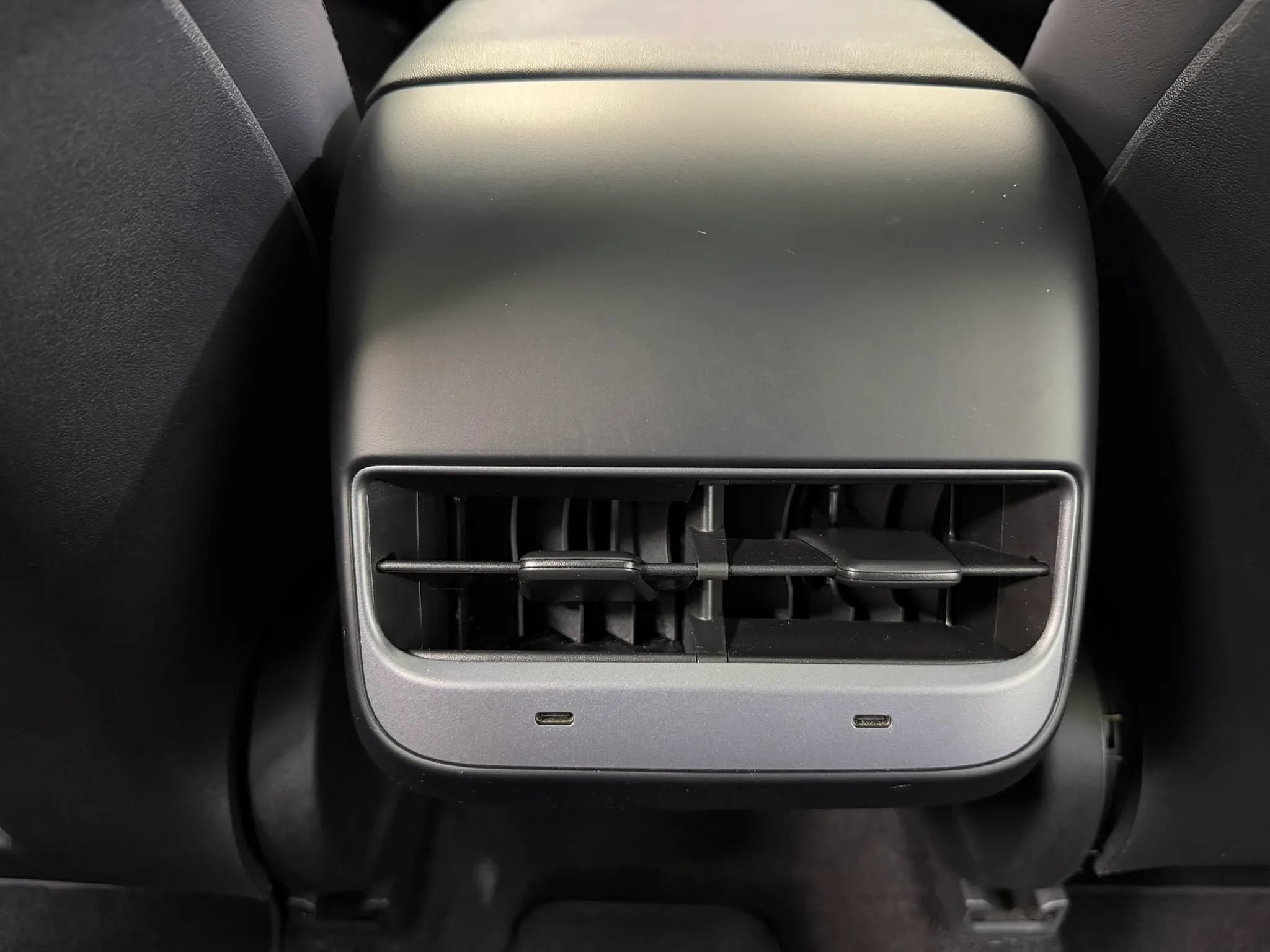 Used 2024 Tesla Model Y Performance AWD/4WD image 19