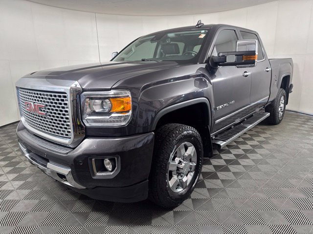 Used 2016 GMC Sierra 2500 Denali w/ Driver Alert Package AWD/4WD image 8