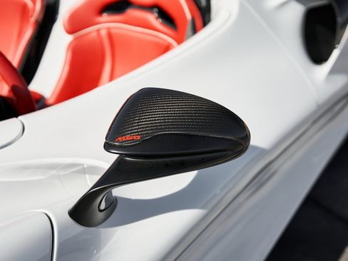 Used 2021 McLaren Elva image 10