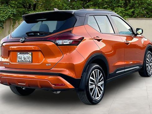 Used 2023 Nissan Kicks SR image 5