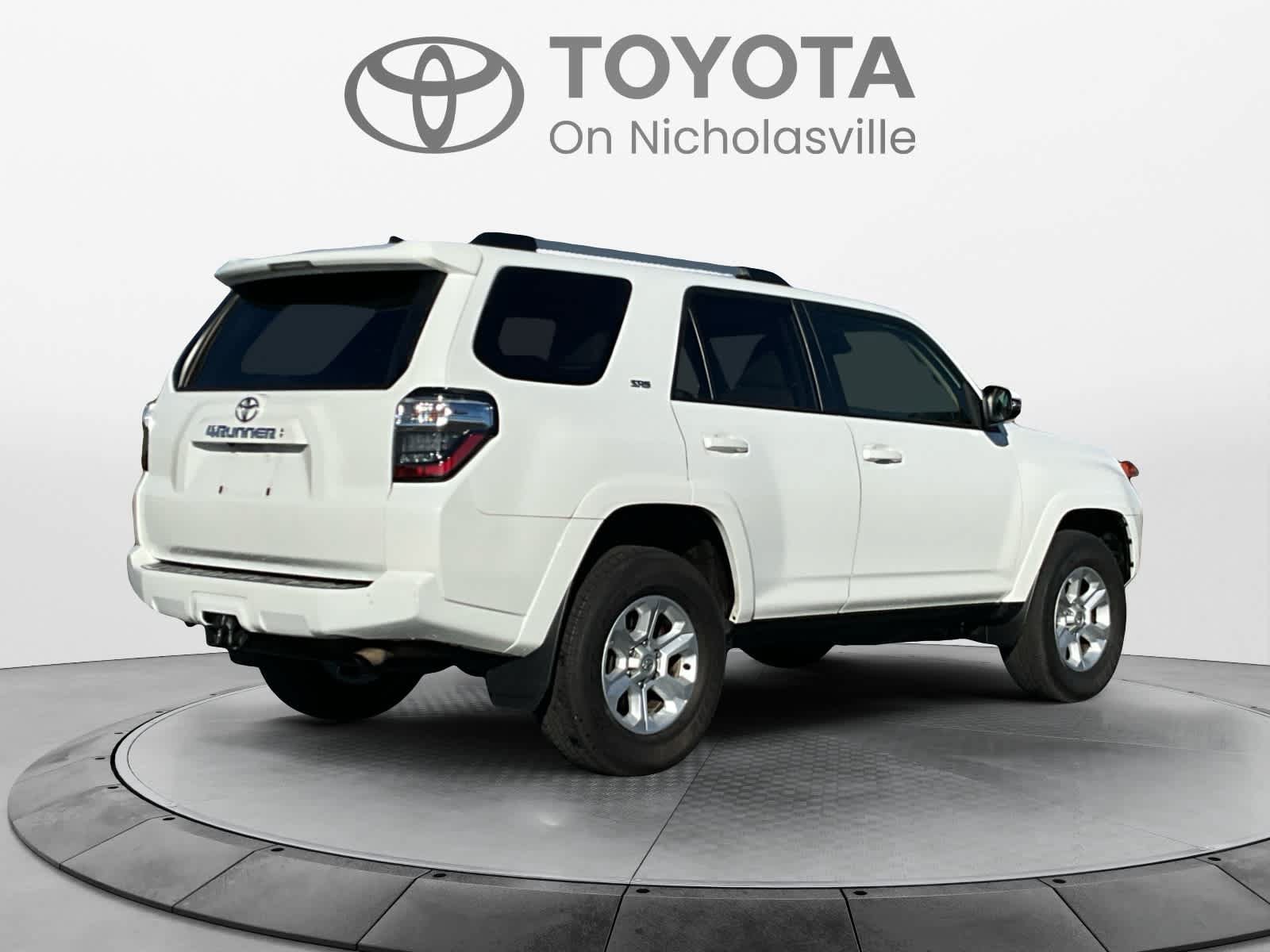 Used 2023 Toyota 4Runner SR5 Premium w/ Moonroof Package AWD/4WD image 5