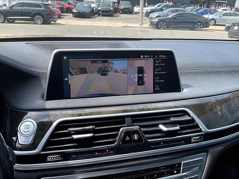 Used 2020 BMW 750i xDrive w/ M Sport Package AWD/4WD image 14